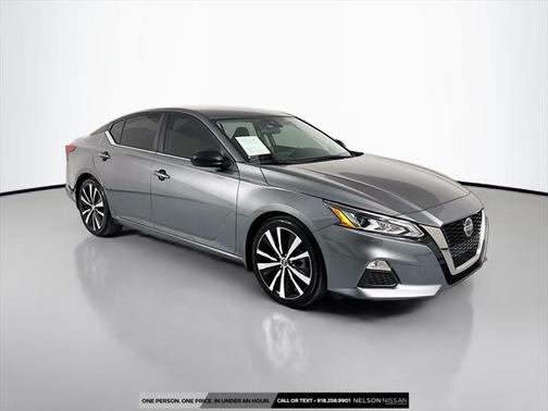 2022 Nissan Altima SR FWD