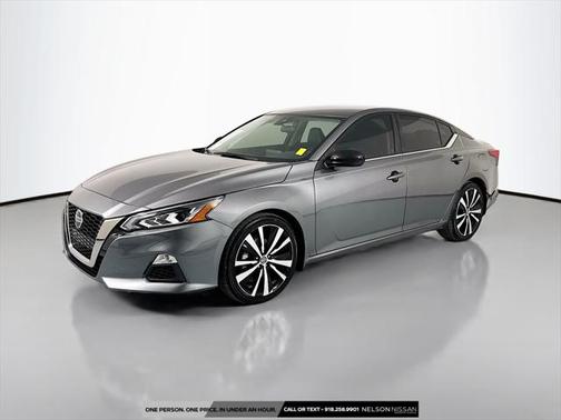 2022 Nissan Altima SR FWD