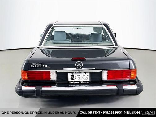 Medium Gray Metallic 1988 Mercedes-Benz S-Class 560 SL