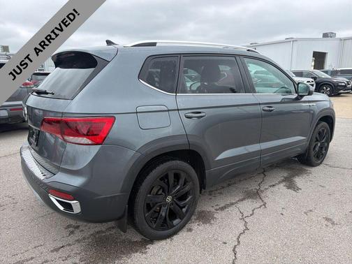 Gray 2023 Volkswagen Taos 1.5T SE
