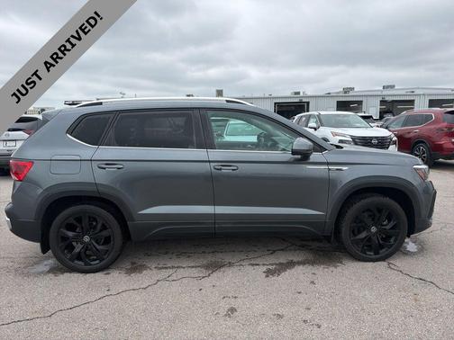 Gray 2023 Volkswagen Taos 1.5T SE