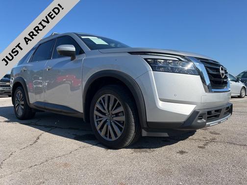 2024 Nissan Pathfinder SL FWD
