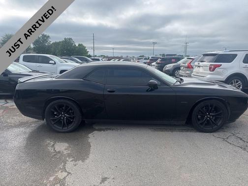 Pitch Black Clearcoat 2018 Dodge Challenger R/T