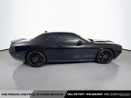 Pitch Black Clearcoat 2018 Dodge Challenger R/T