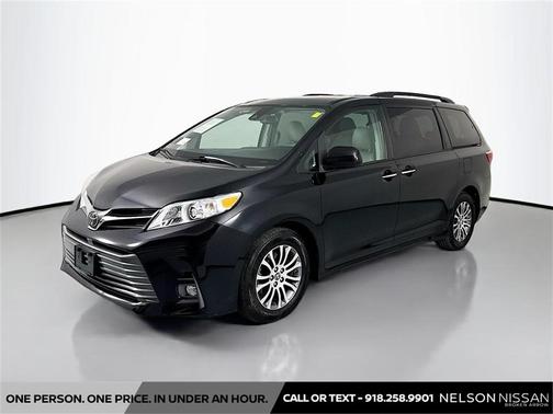 2019 Toyota Sienna XLE