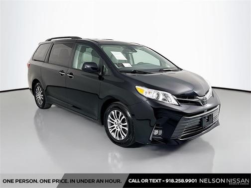 2019 Toyota Sienna XLE