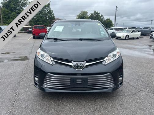 2019 Toyota Sienna XLE