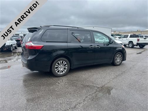 2019 Toyota Sienna XLE
