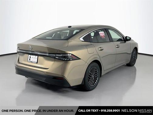 Imperial Bronze 2027 Nissan Sentra SV