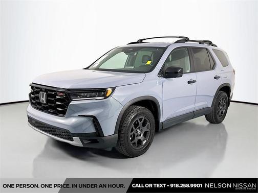 Obsidian Blue Pearl 2023 Honda Pilot AWD TrailSport