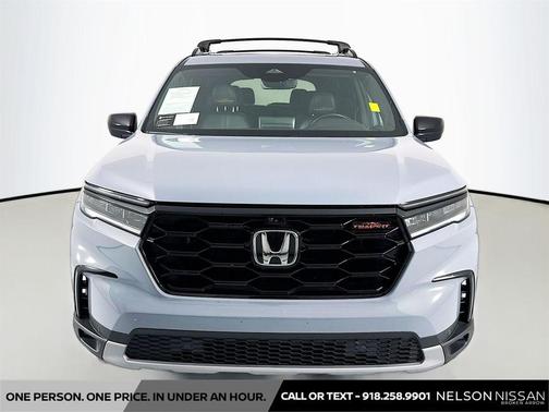 Obsidian Blue Pearl 2023 Honda Pilot AWD TrailSport
