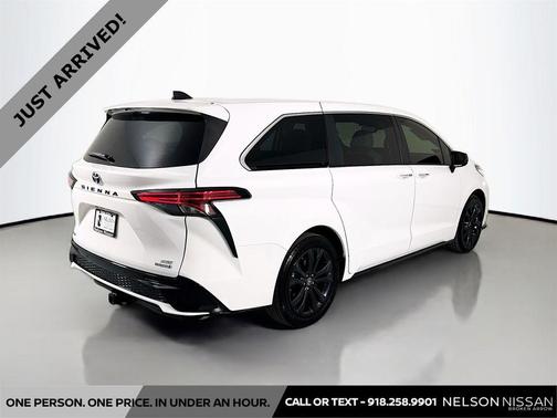 2022 Toyota Sienna XSE 7 Passenger