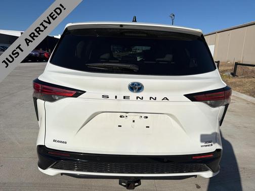 2022 Toyota Sienna XSE 7 Passenger
