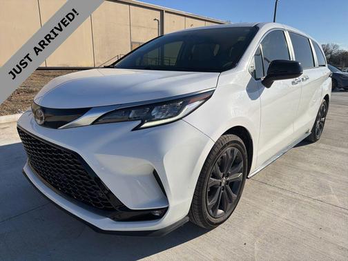 2022 Toyota Sienna XSE 7 Passenger
