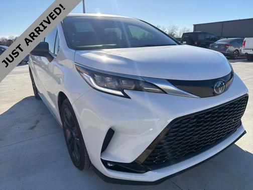 2022 Toyota Sienna XSE 7 Passenger