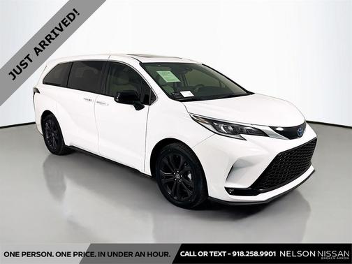 2022 Toyota Sienna XSE 7 Passenger