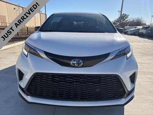 2022 Toyota Sienna XSE 7 Passenger