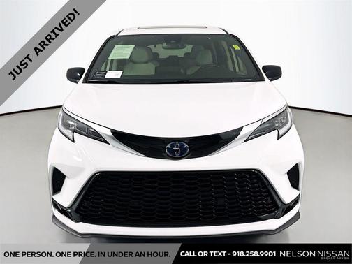 2022 Toyota Sienna XSE 7 Passenger