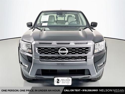 Super Black 2025 Nissan Frontier SV