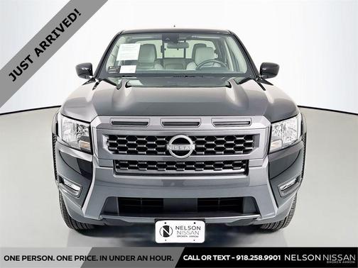 Super Black 2025 Nissan Frontier SV