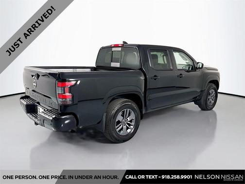 Super Black 2025 Nissan Frontier SV