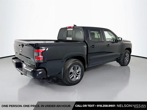 Super Black 2025 Nissan Frontier SV
