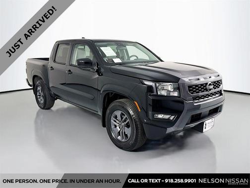 Super Black 2025 Nissan Frontier SV