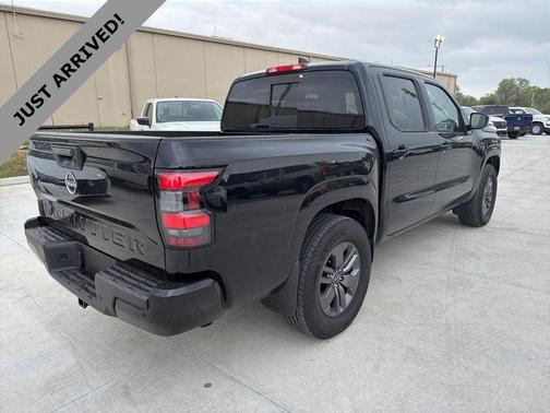 Super Black 2025 Nissan Frontier SV
