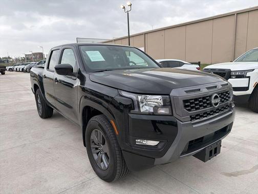 Super Black 2025 Nissan Frontier SV