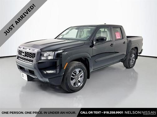 Super Black 2025 Nissan Frontier SV