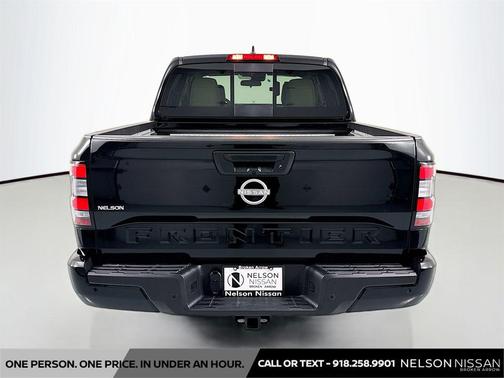 Super Black 2025 Nissan Frontier SV