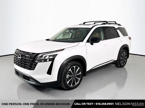 Everest White Pearl Tricoat 2026 Nissan Pathfinder Platinum
