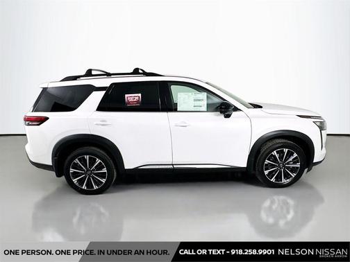 Everest White Pearl Tricoat 2026 Nissan Pathfinder Platinum