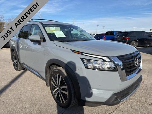 2024 Nissan Pathfinder Platinum 4WD