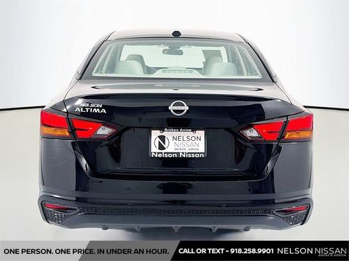 Super Black 2025 Nissan Altima 2.5 SV