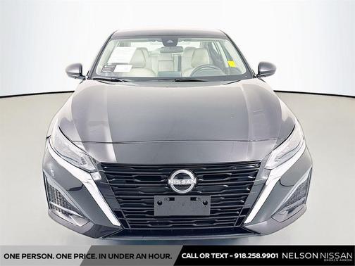Super Black 2025 Nissan Altima 2.5 SV