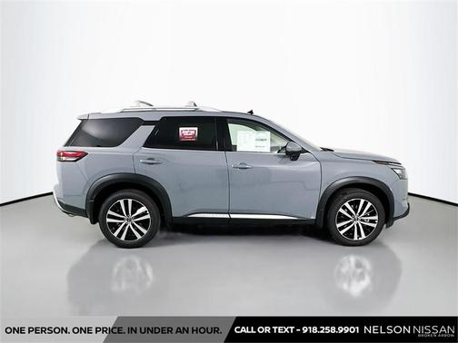 2025 Nissan Pathfinder Platinum 4WD