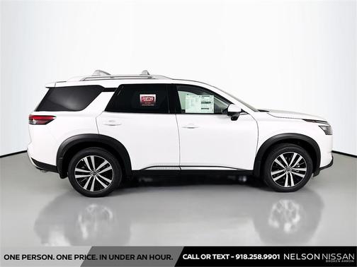 2025 Nissan Pathfinder Platinum 4WD