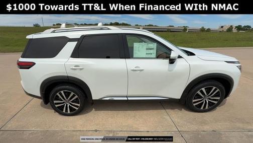 2025 Nissan Pathfinder Platinum 4WD