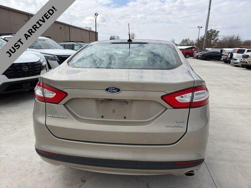 2016 Ford Fusion Hybrid SE