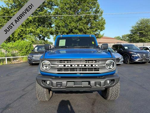 Velocity Blue Metallic 2023 Ford Bronco Black Diamond