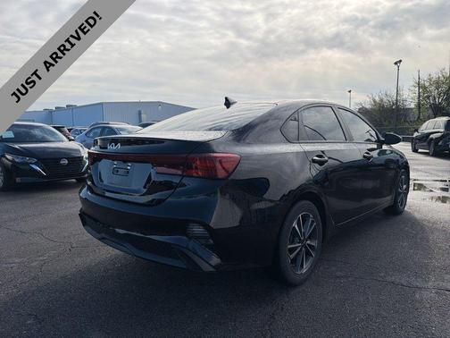 Aurora Black 2023 Kia Forte LXS