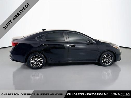Aurora Black 2023 Kia Forte LXS