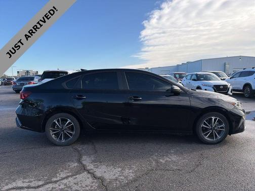 Aurora Black 2023 Kia Forte LXS