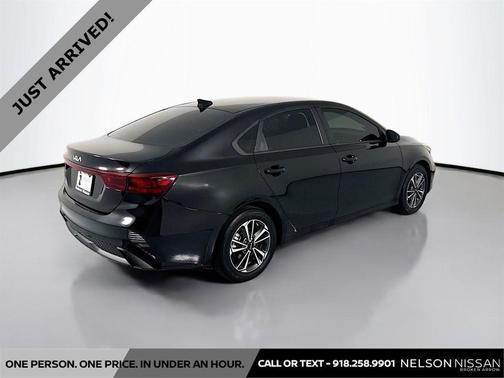 Aurora Black 2023 Kia Forte LXS