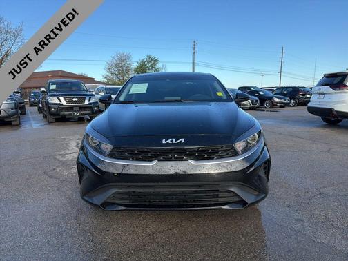 Aurora Black 2023 Kia Forte LXS