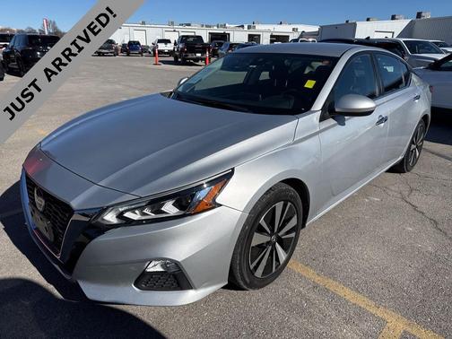 2021 Nissan Altima 2.5 SV