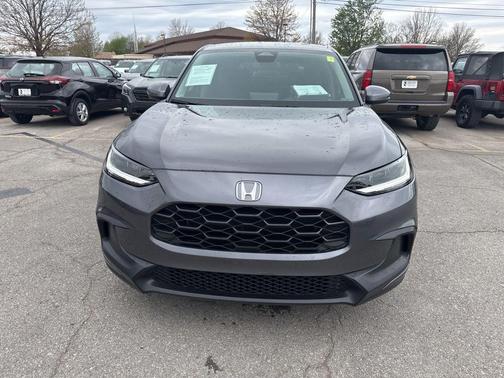 Urban Gray Pearl 2024 Honda HR-V LX