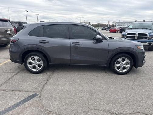 Urban Gray Pearl 2024 Honda HR-V LX