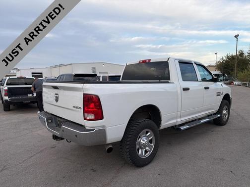 2018 RAM 2500 Tradesman Crew Cab 4x4 6'4' Box